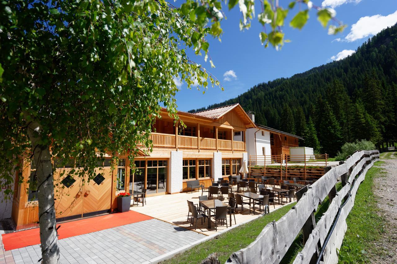 Alpin Natur Hotel Brueckele Braies  Ngoại thất bức ảnh